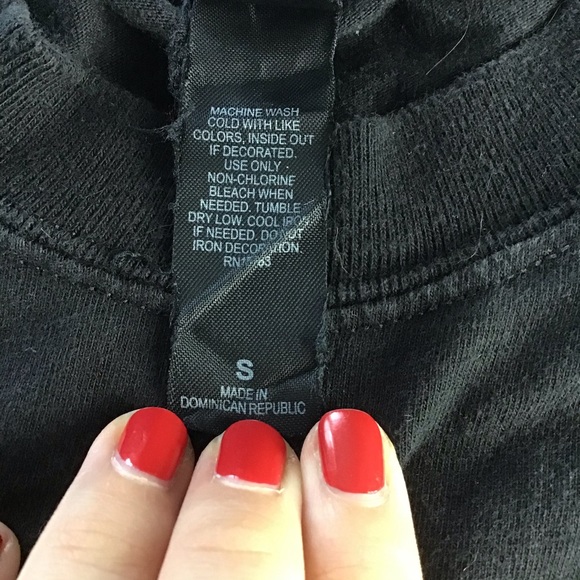 4/$16 🐾 Women’s small Chip and Dale tee - Picture 4 of 6